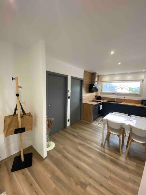 Appartement Climatise Charmes  Kültér fotó