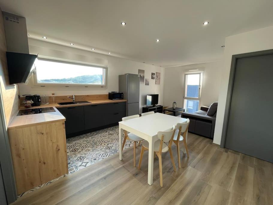 Appartement Climatise Charmes  Kültér fotó
