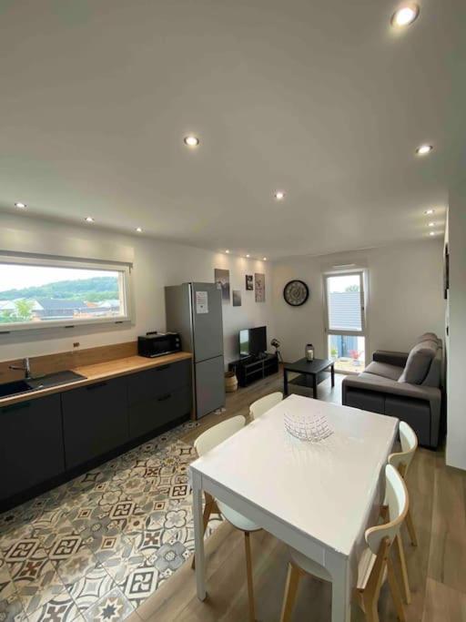 Appartement Climatise Charmes  Kültér fotó
