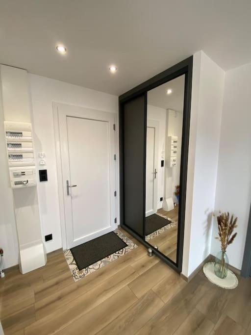 Appartement Climatise Charmes  Kültér fotó