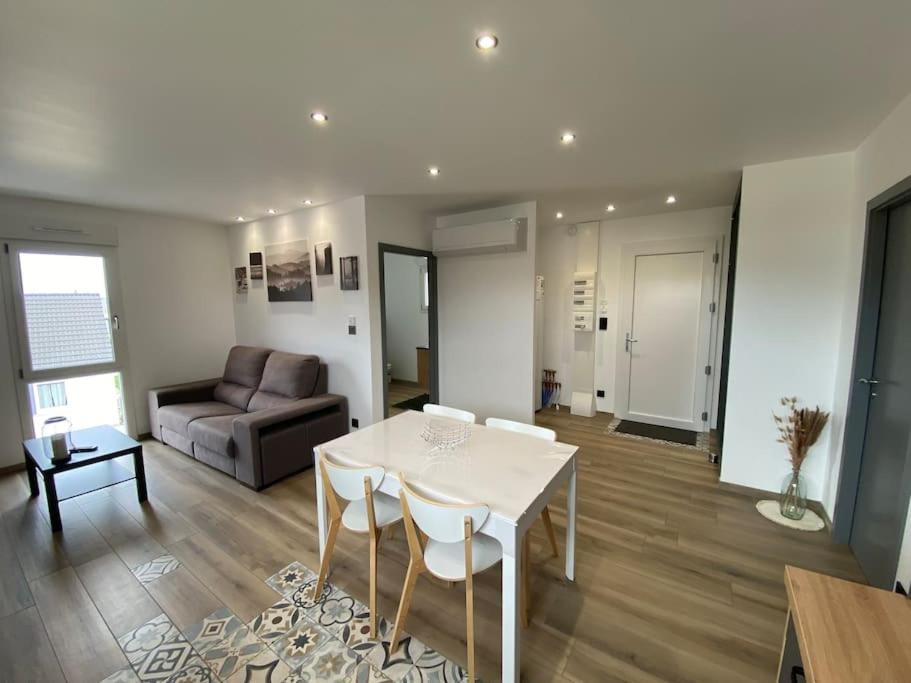 Appartement Climatise Charmes  Kültér fotó